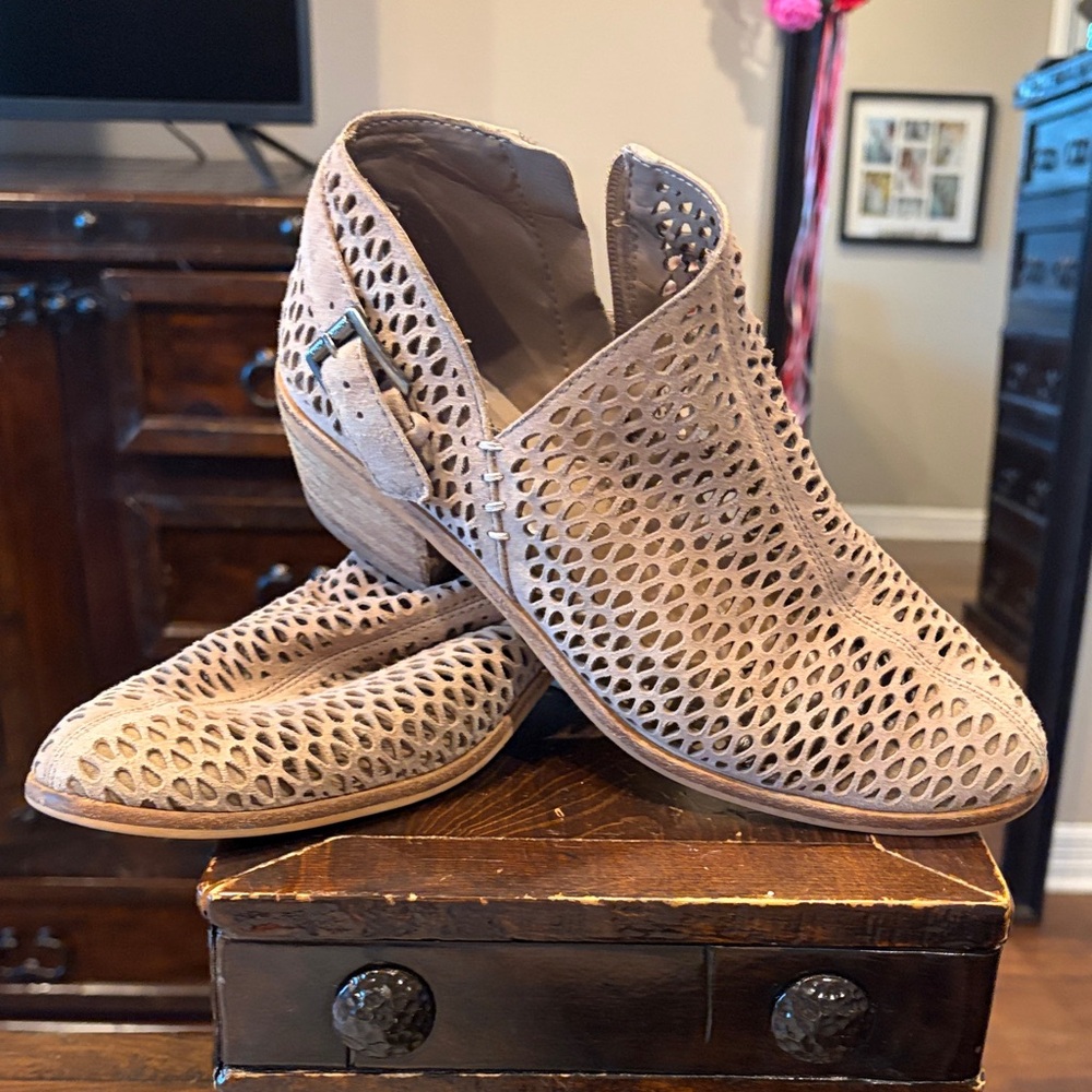 Vince Camuto Women’s Tan Perforated Booties